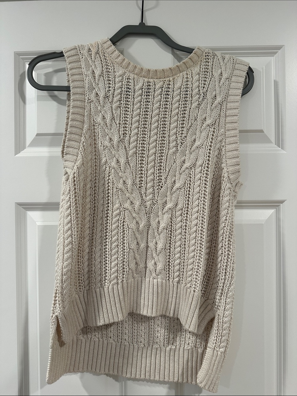Rachel Zoe Cream Cable Knit Sleeveless Crewneck Sweater